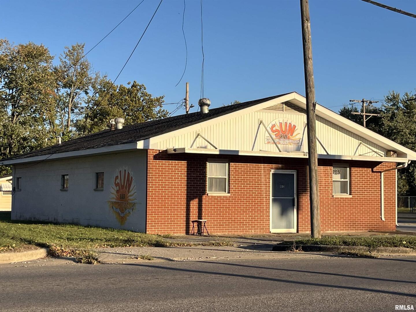102 N 1ST Street, Vienna, IL