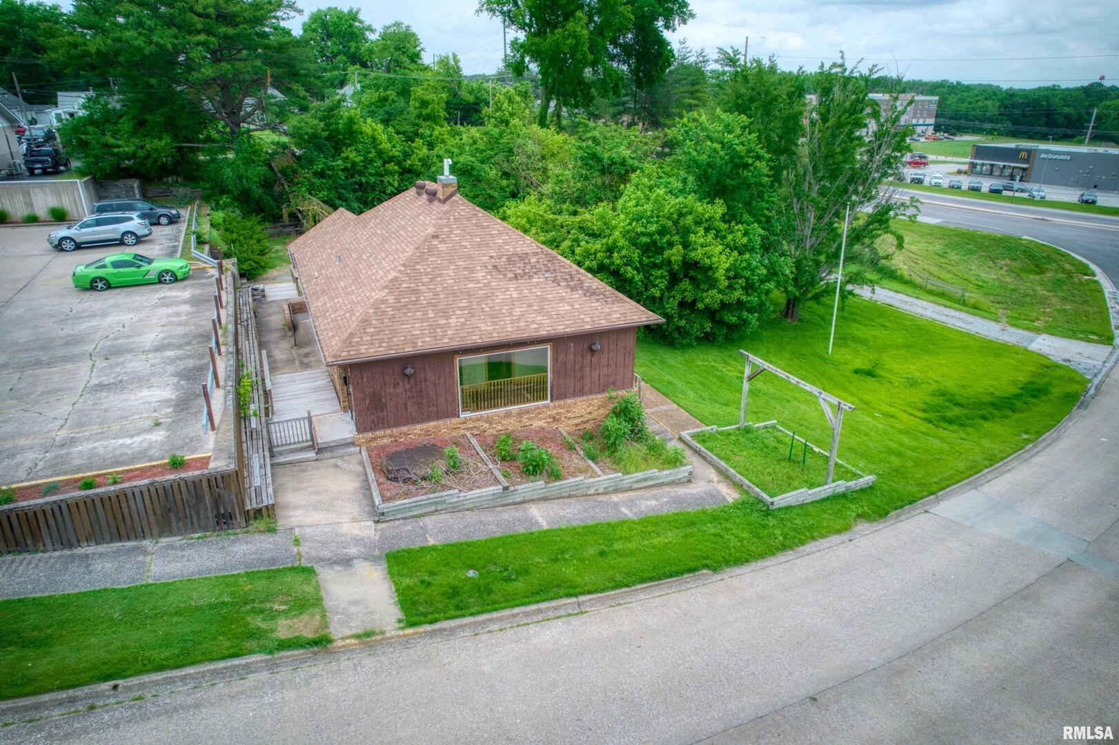 330 NORTH Street, Murphysbor, IL