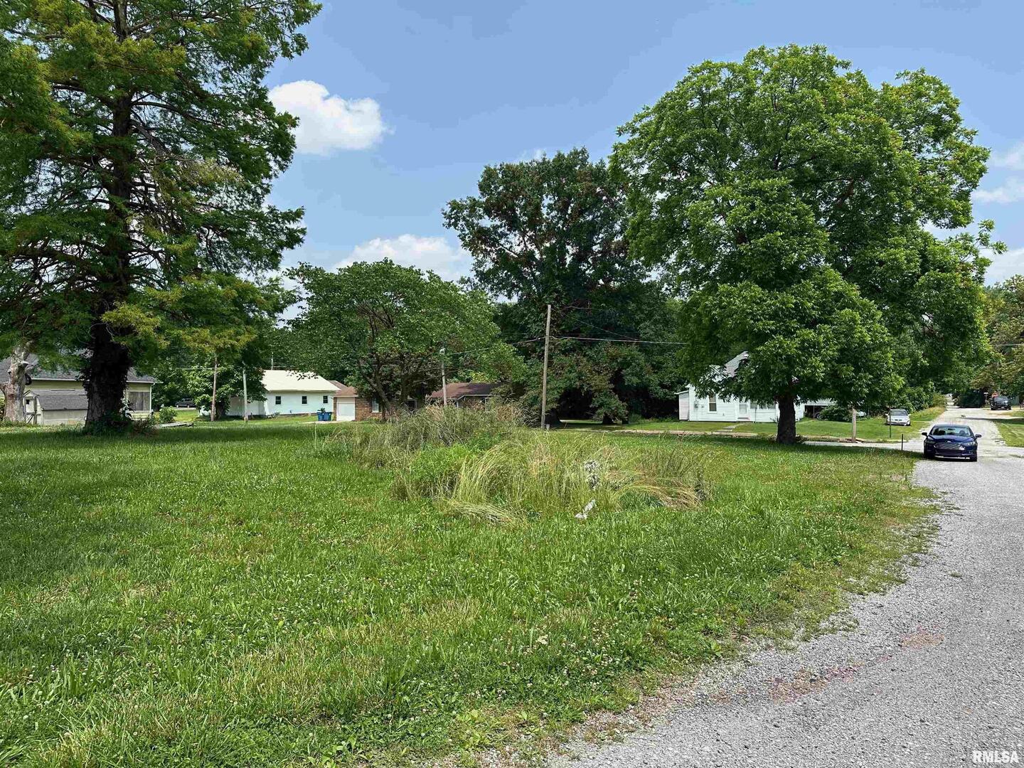301 N CHESTNUT Street, Christopher, IL