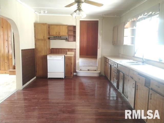 1916 AMES Road, Red Bud, IL