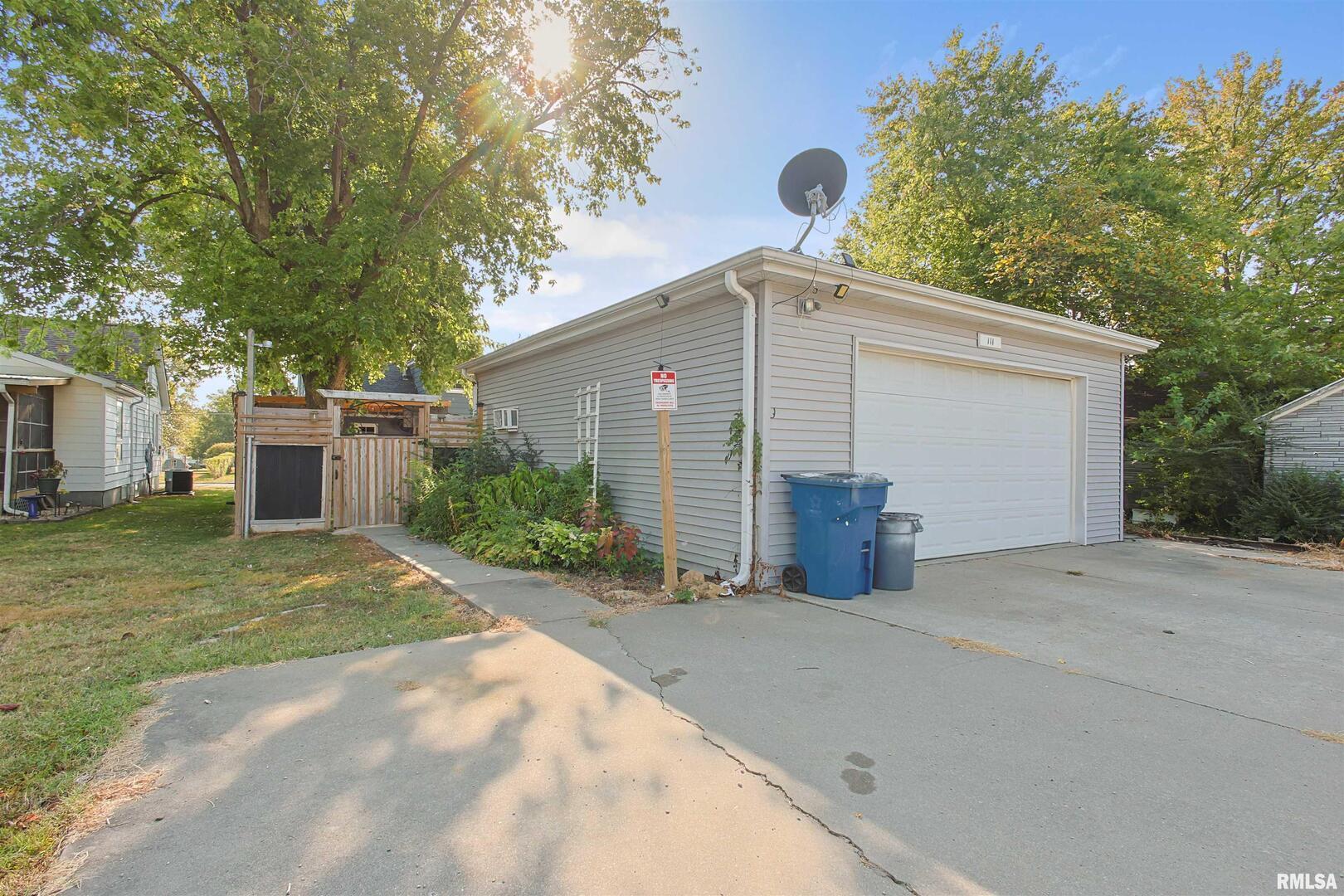 111 GRAND Avenue, Anna, IL