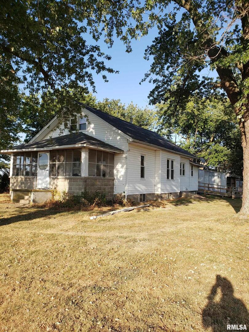 18018 State Route 127 Highway, Carlyle, IL