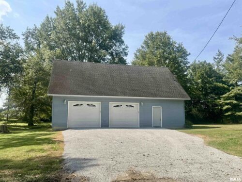 602 S 4TH Street, Dahlgren, IL