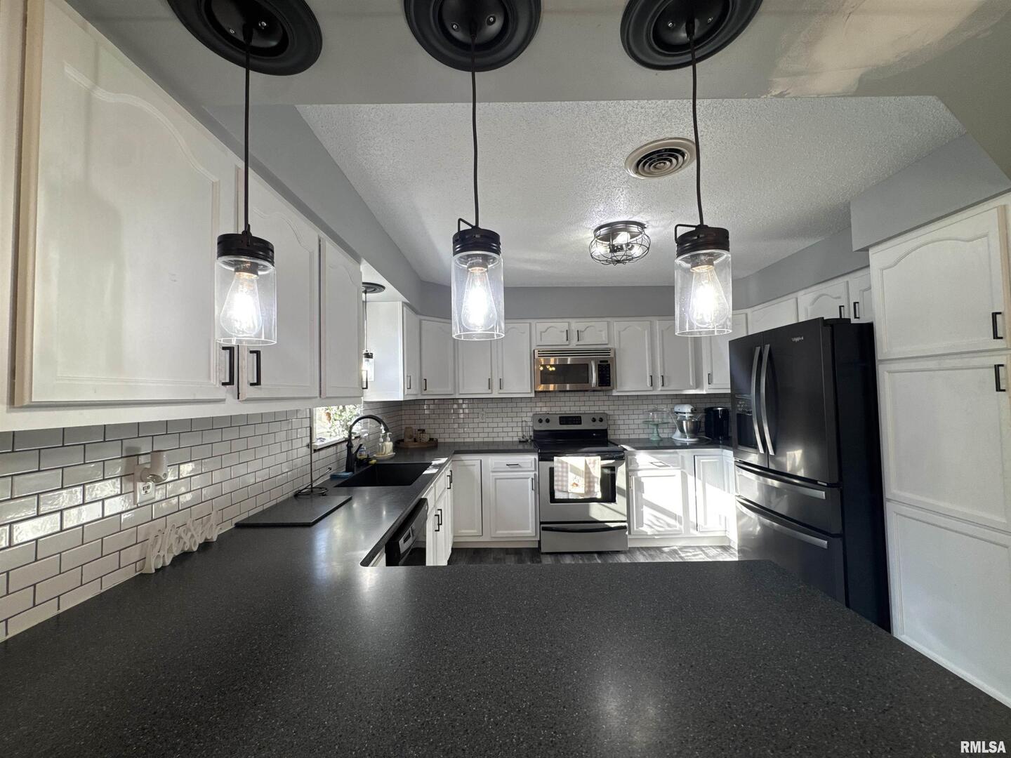 564 PLEASANT Lane, Jonesboro, IL