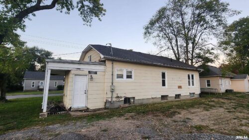 210 E Saint Louis Street, WestFrank, IL
