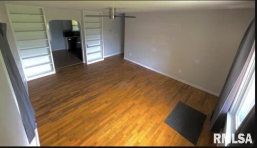 904 W ELM Street, Olney, IL