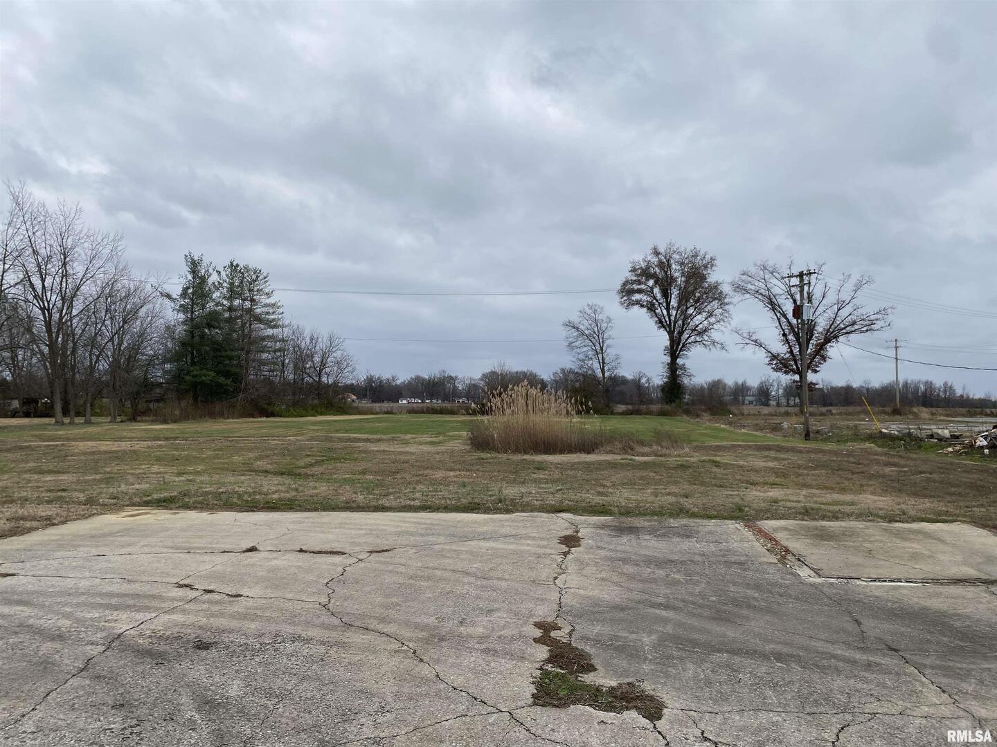 1213 US 45, Eldorado, IL