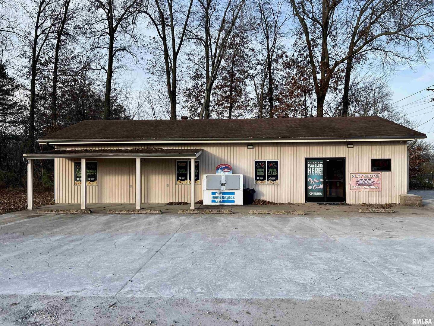 18375 Route 37 Highway, West Frankfort, IL