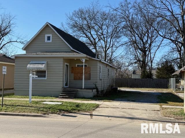 403 S MAIN Street, Harrisburg, IL