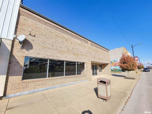 128 W NORTH Avenue, Flora, IL