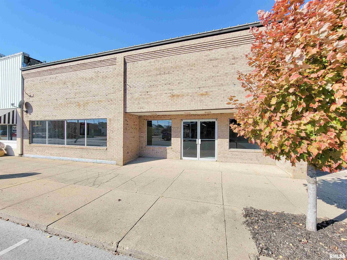 128 W NORTH Avenue, Flora, IL