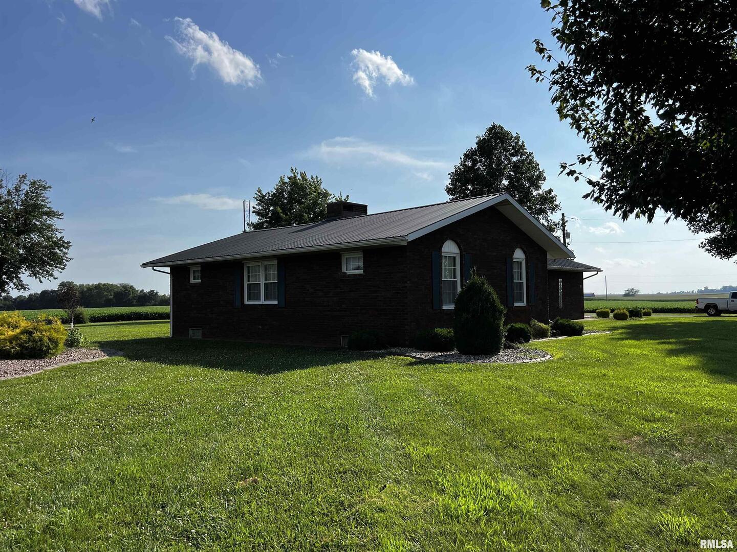 210 W 5TH Street, St Peter, IL