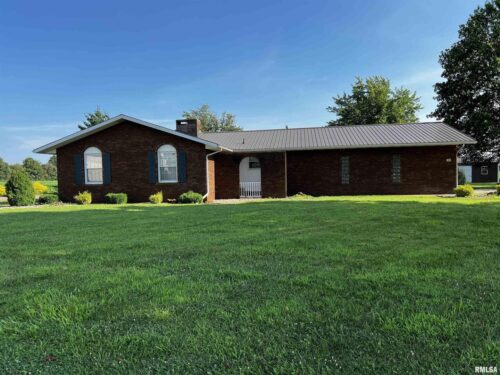 210 W 5TH Street, St Peter, IL
