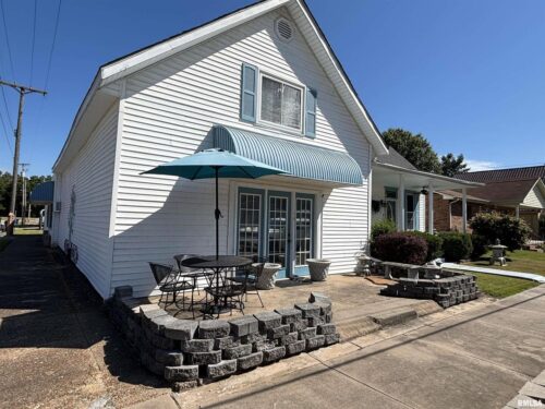 203 E 4TH Street, Brookport, IL