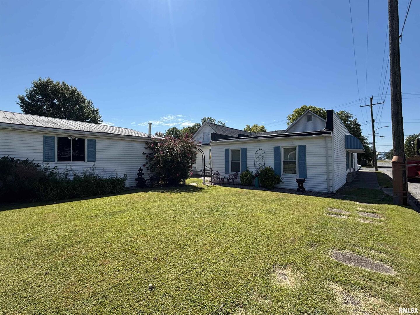 203 E 4TH Street, Brookport, IL