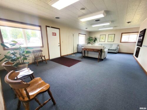 119 W 2ND Street, Flora, IL