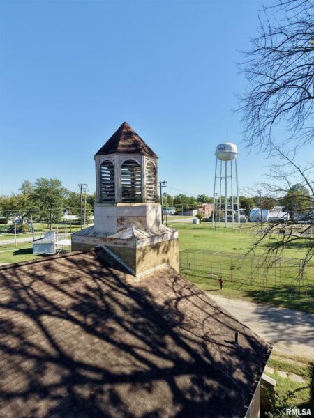 120 W POPLAR Street, Noble, IL