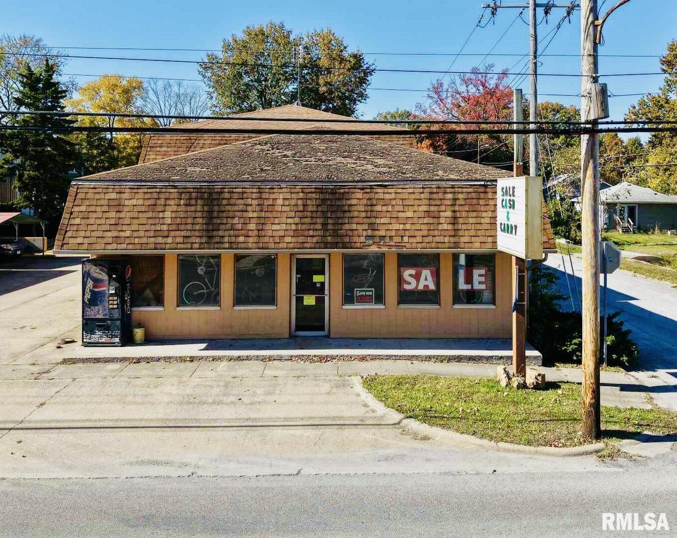 1103 N MAIN Street, Benton, IL