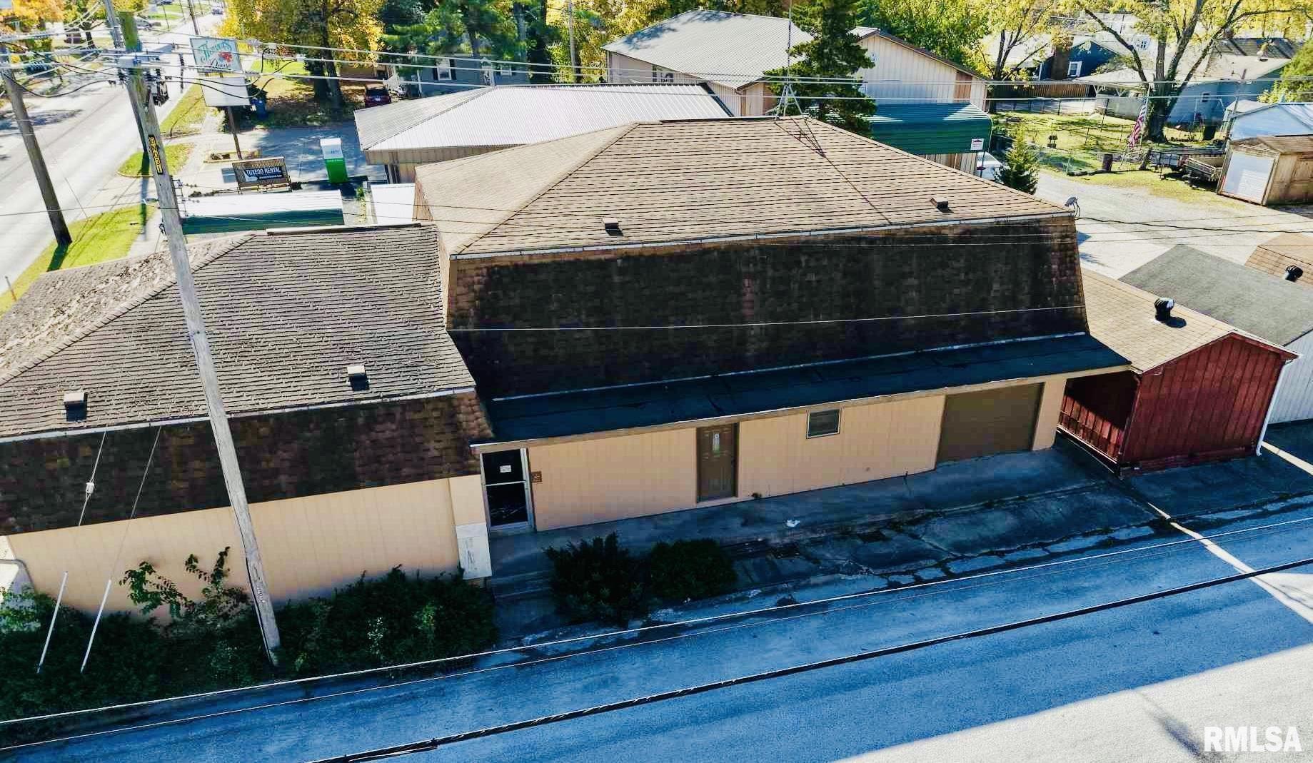 1103 N MAIN Street, Benton, IL