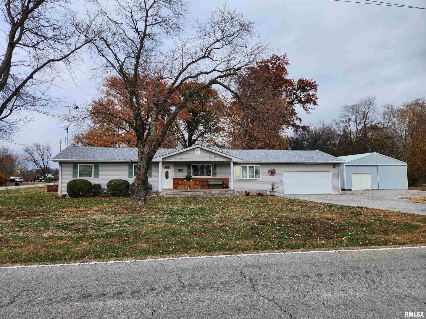 15766 E Tilton Road, Ina, IL