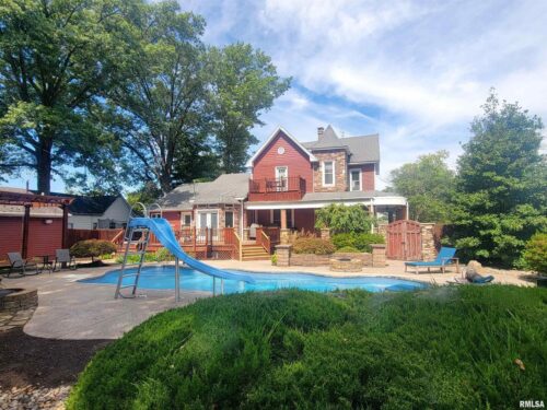 521 N LOCUST Street, Flora, IL