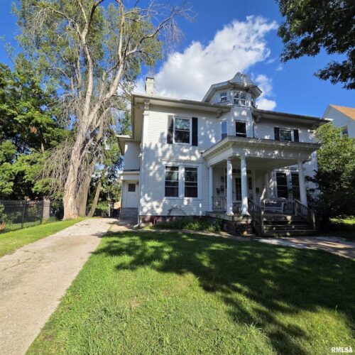 11 OAK Lane, Davenport, IA