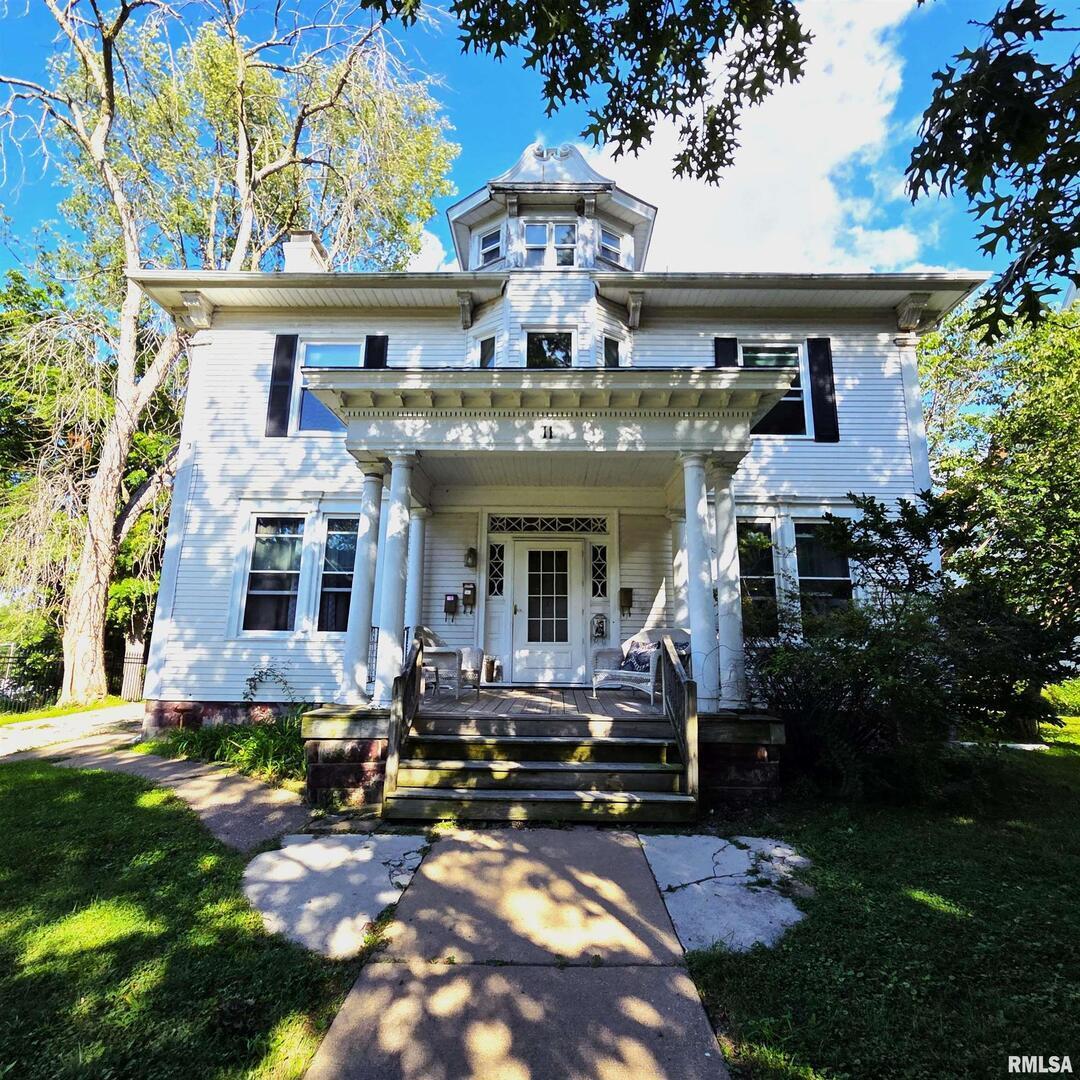 11 OAK Lane, Davenport, IA