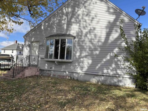 560 S 4TH Avenue, Clinton, IA
