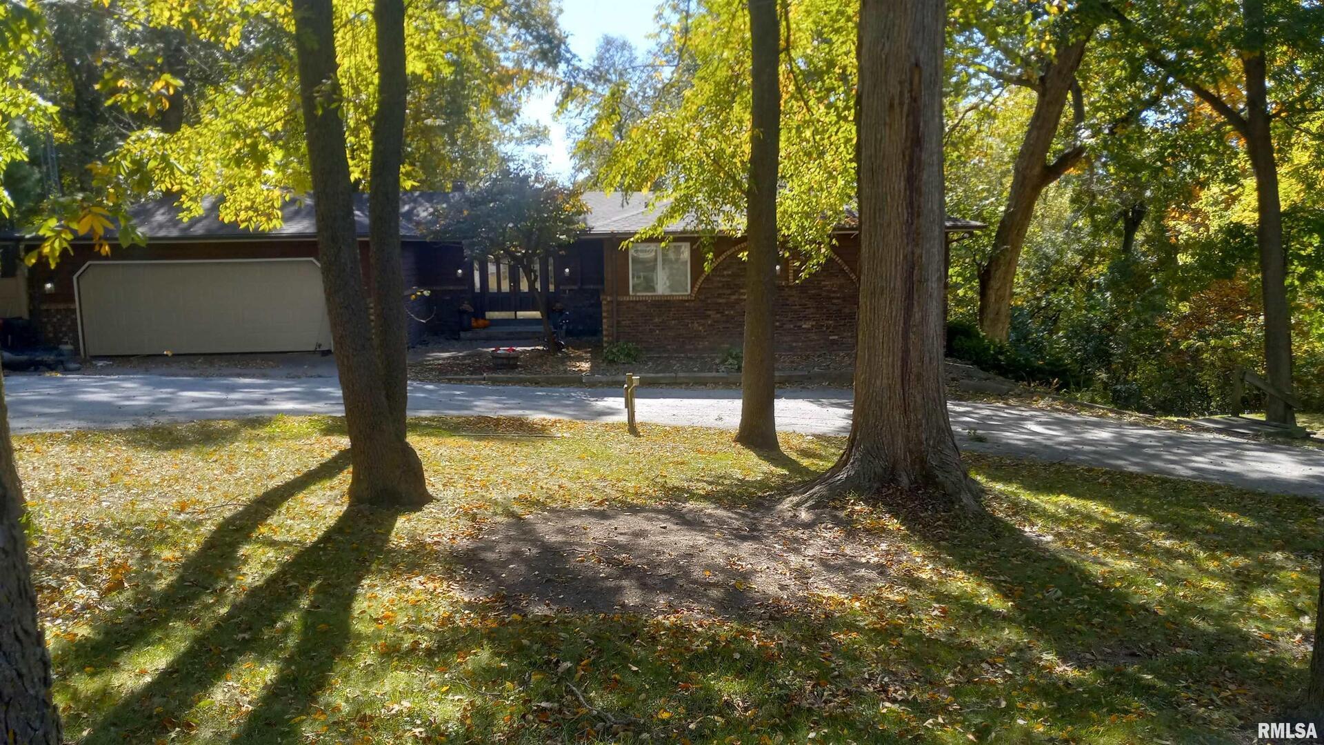 27841 BOWKER Drive, Leclaire, IA