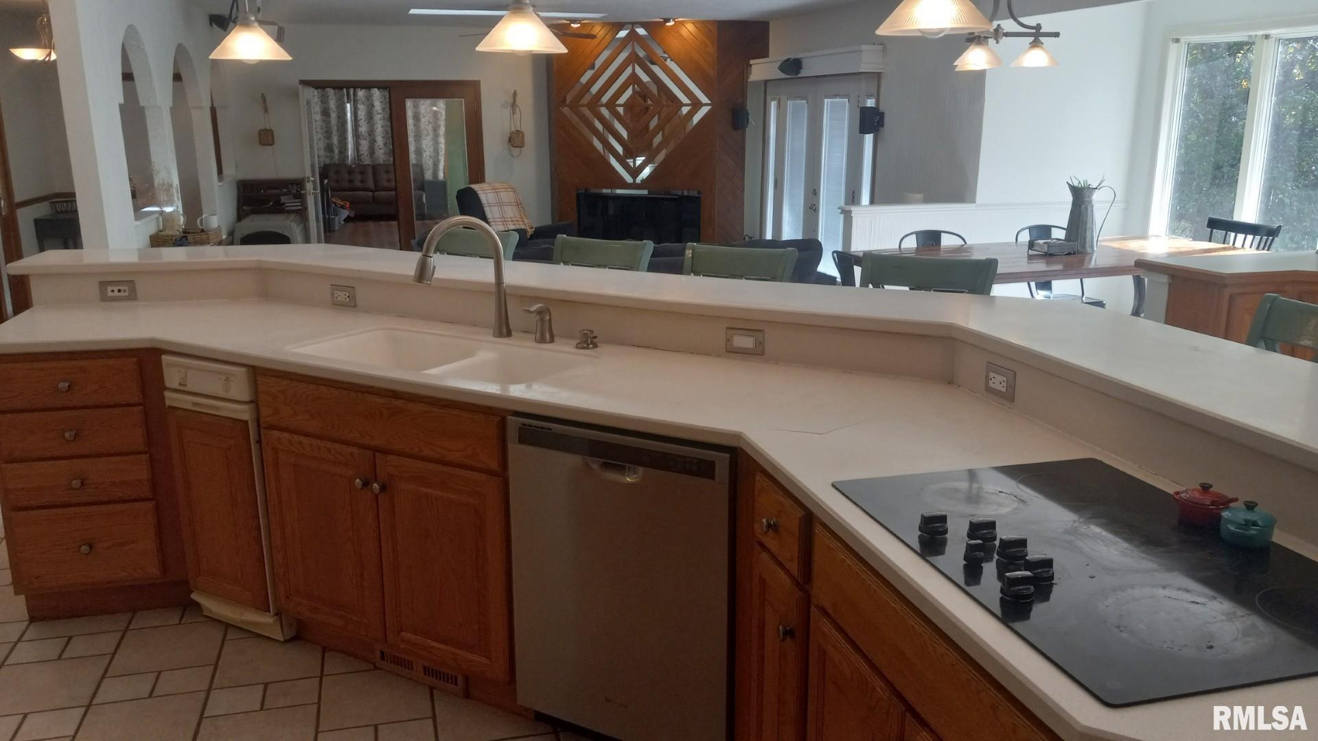 27841 BOWKER Drive, Leclaire, IA