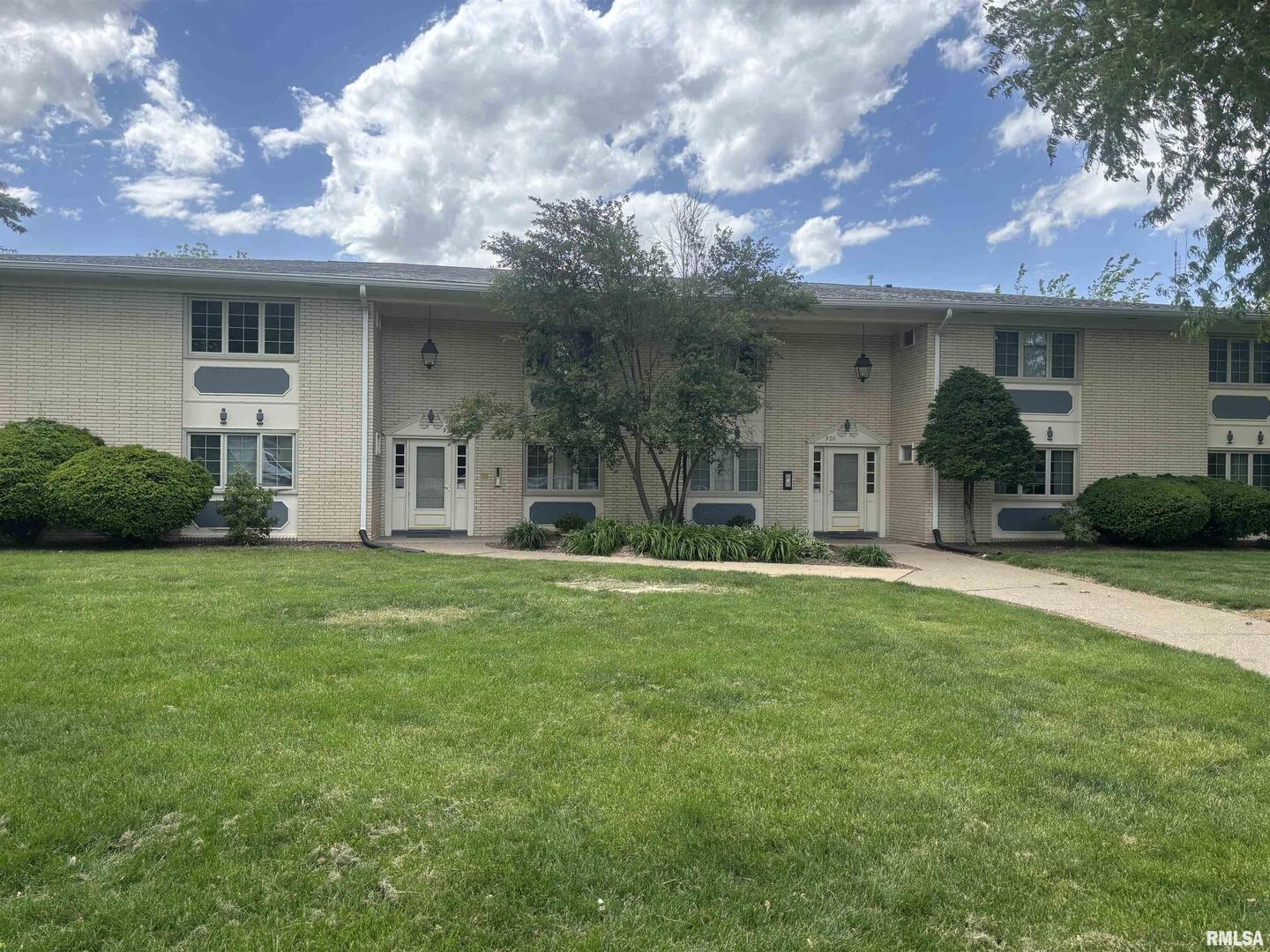 920 17TH Street #28, Moline, IL