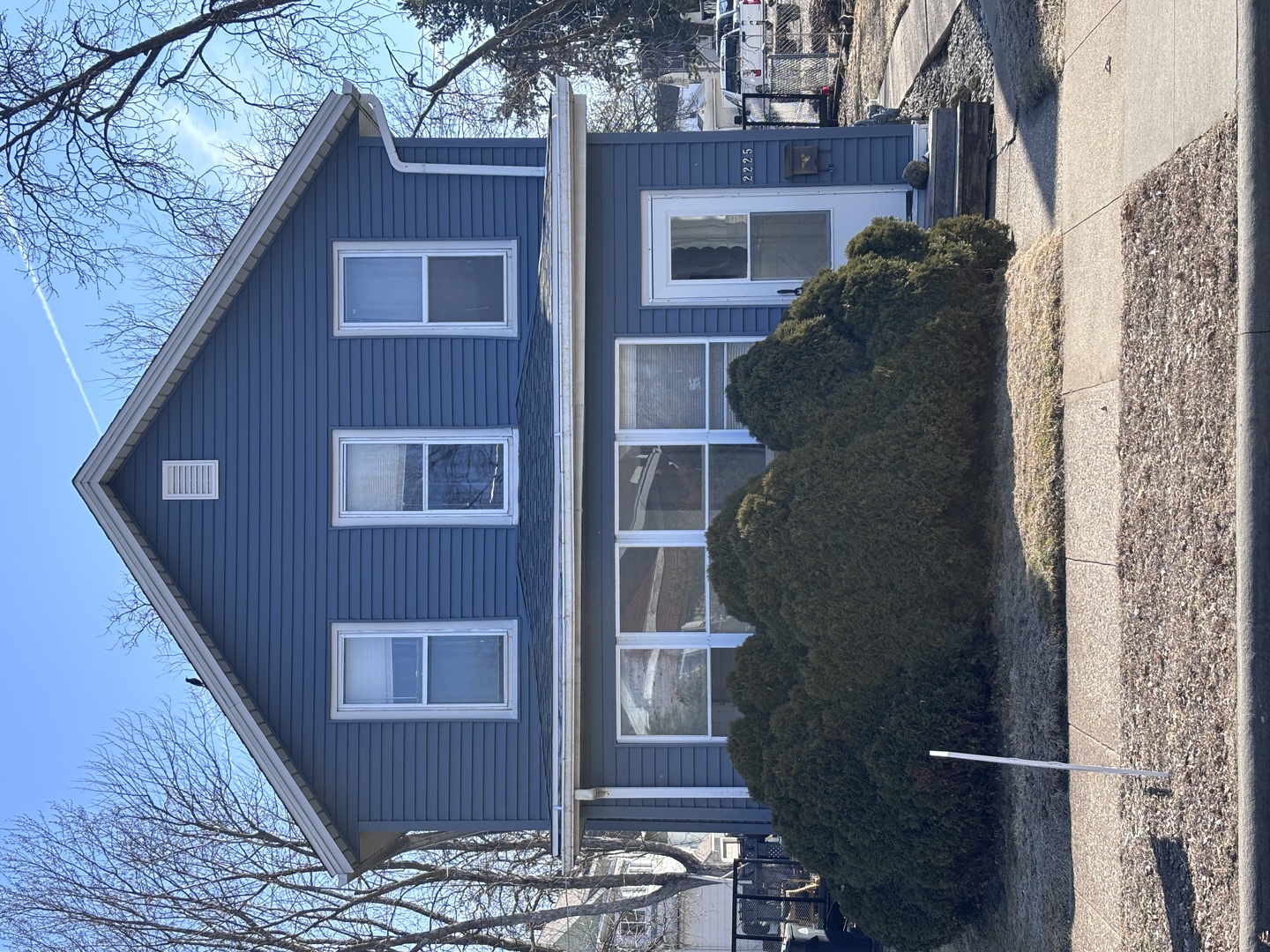 2225 PERSHING Boulevard, Clinton, IA