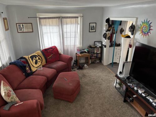 2225 PERSHING Boulevard, Clinton, IA