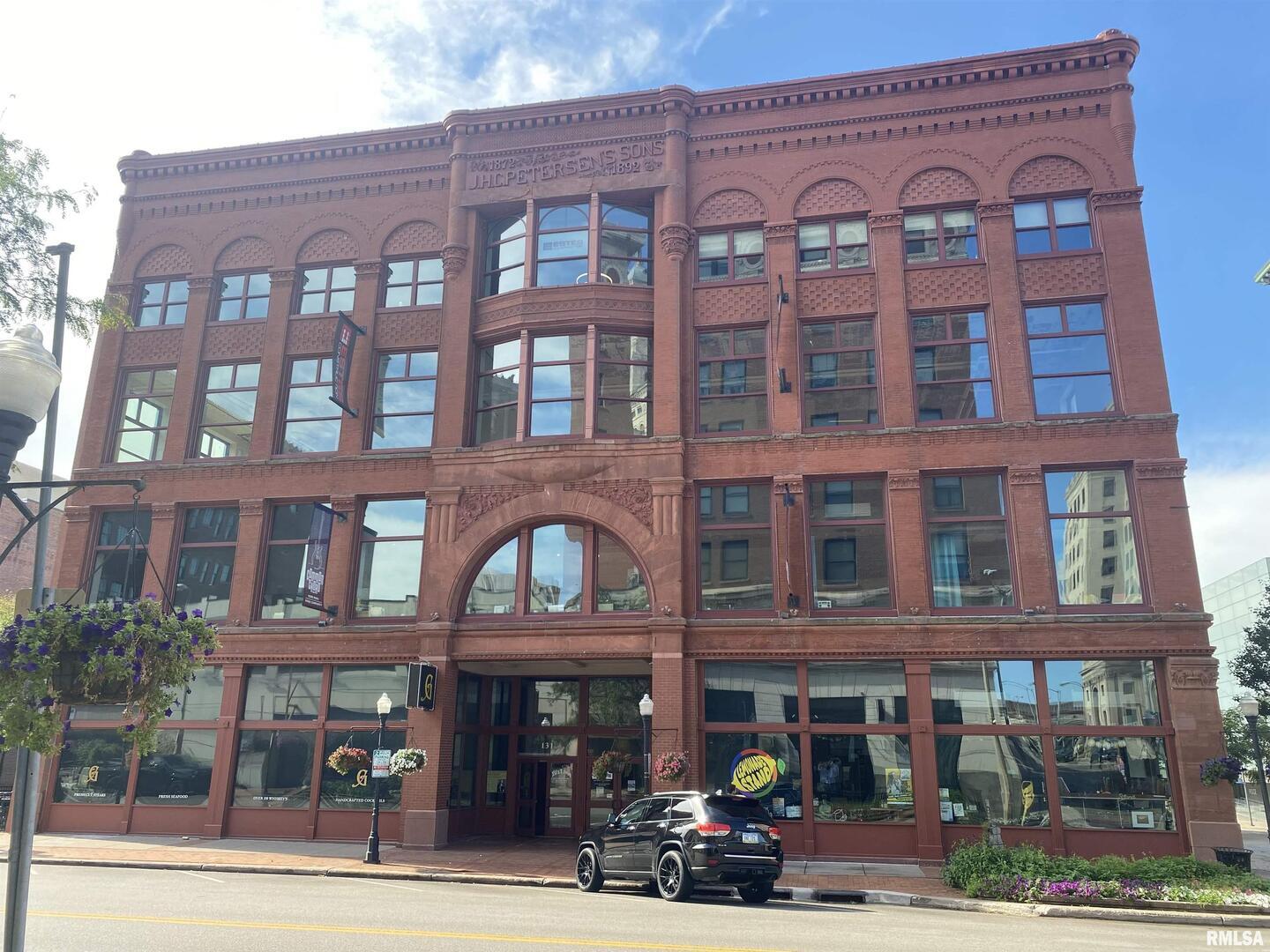 131 W 2ND Street #305, Davenport, IA