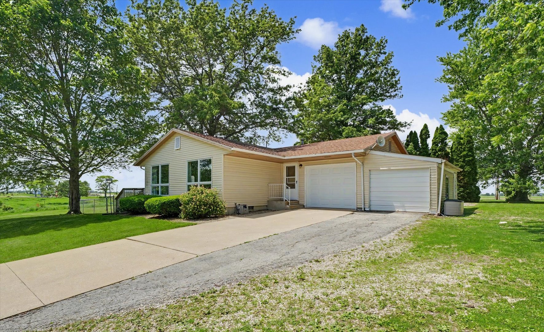 115 Choctaw Trail, Loda, IL