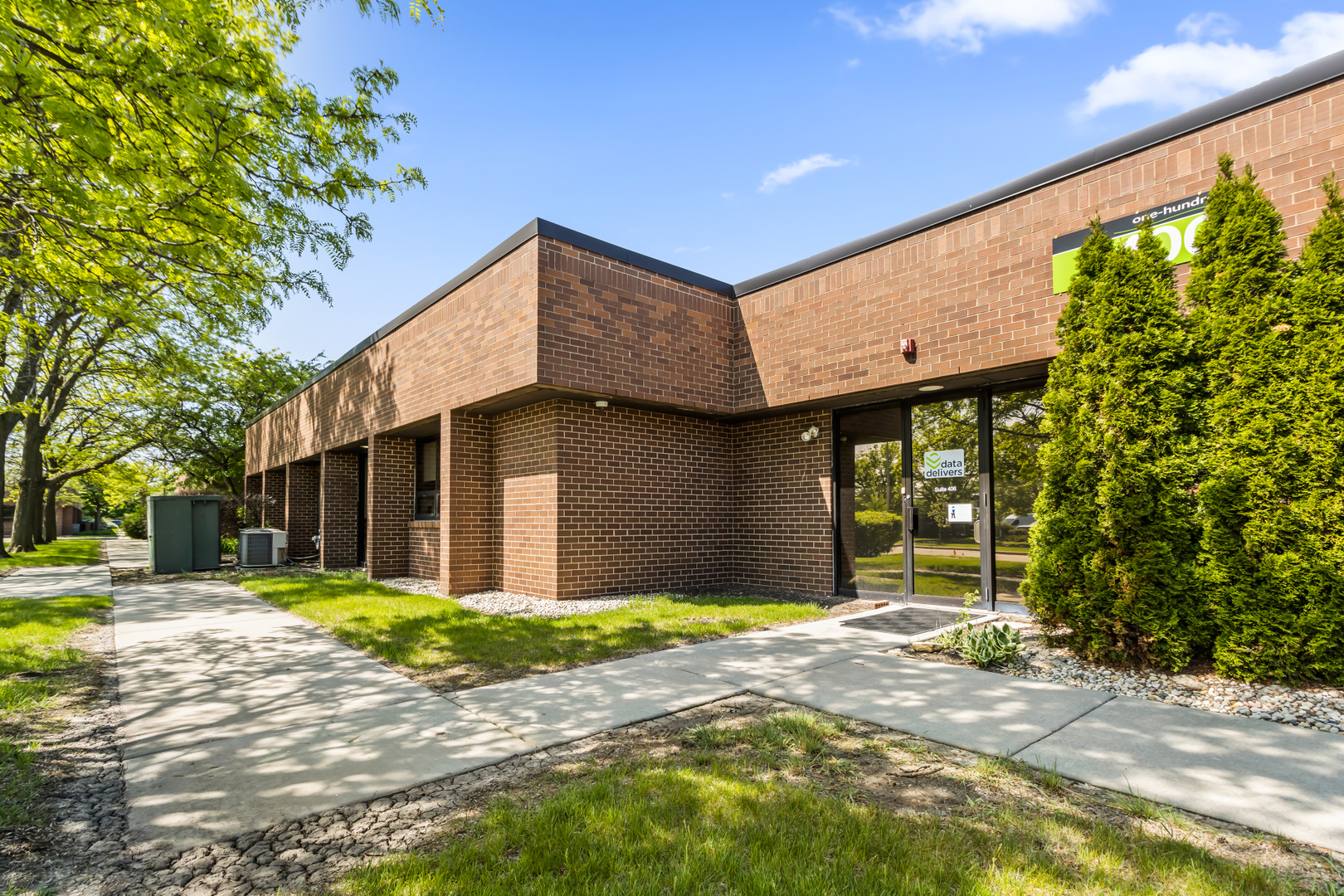 100 Hillcrest Boulevard, Schaumburg, IL