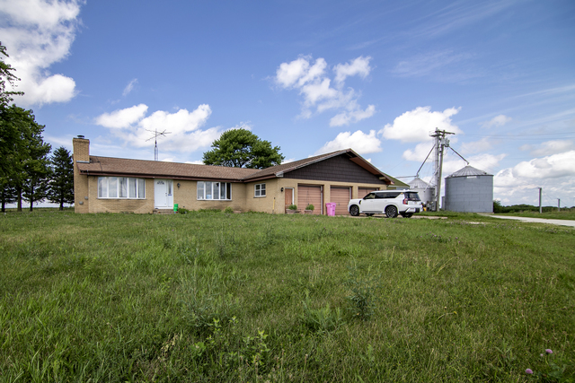 3740 N 1300e Road, Kempton, IL