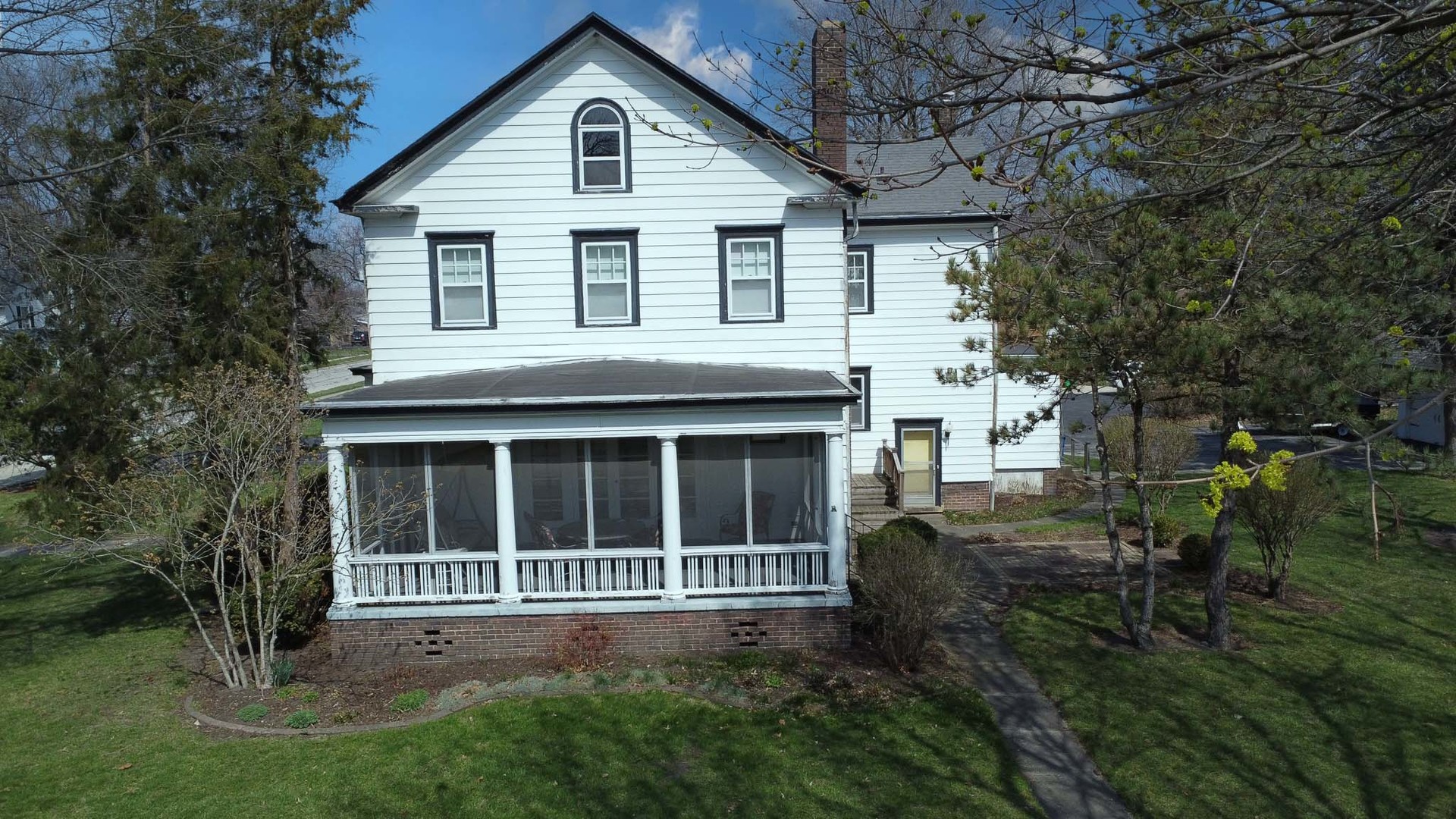 454 S 5th Street, Watseka, IL
