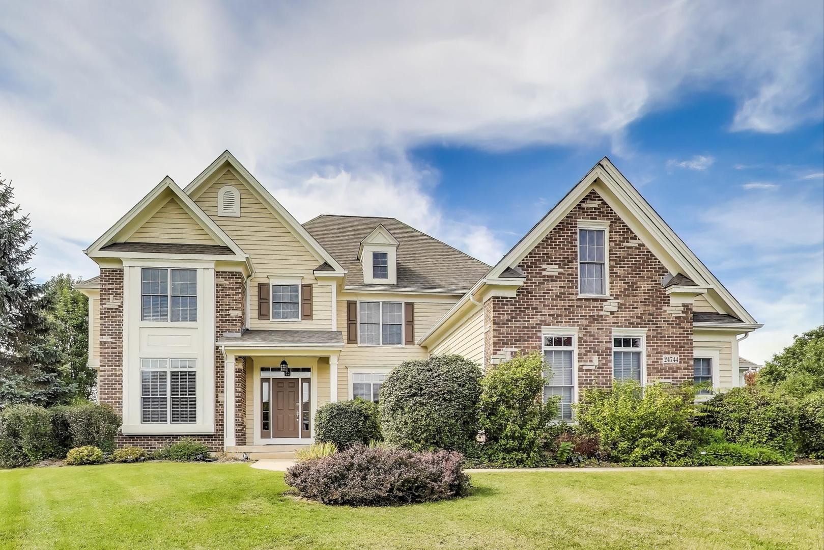 24744 N Golden Oat Circle, Cary, IL