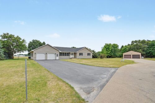10519 Sandburr Court, Thomson, IL