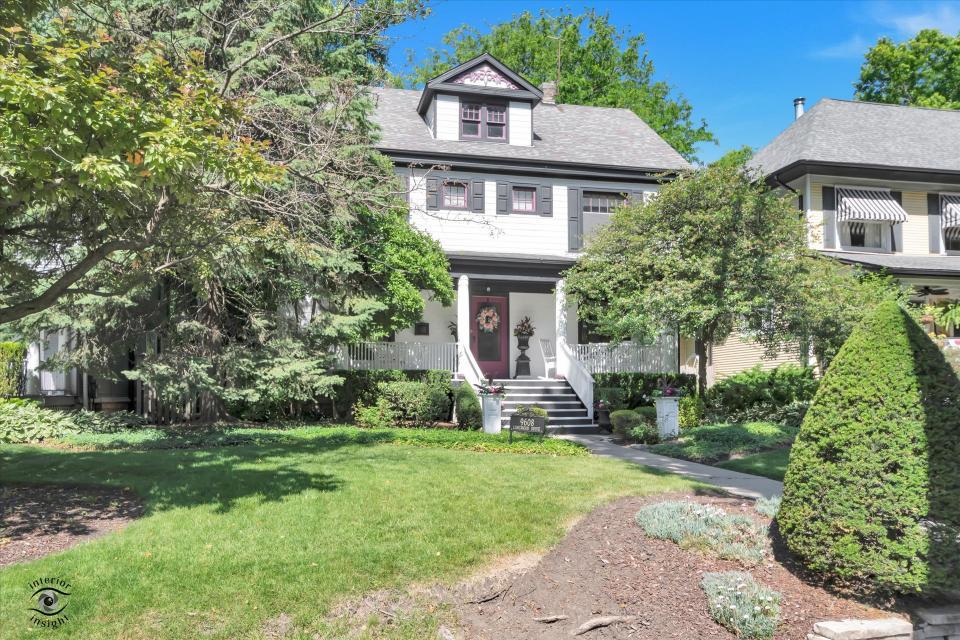 9608 S Longwood Drive, Chicago, IL