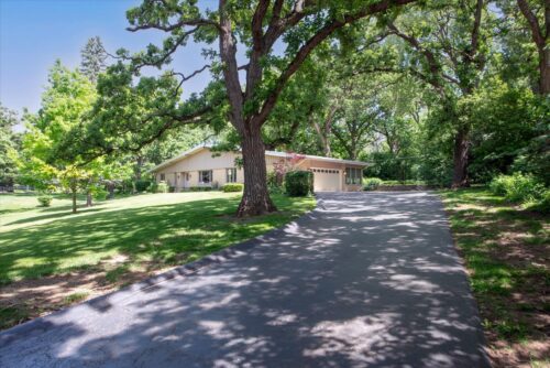 1196 Nottingham Lane, Elgin, IL