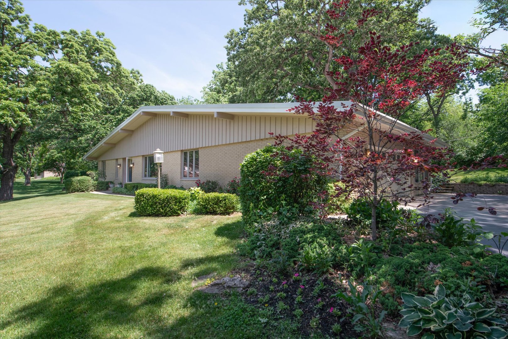 1196 Nottingham Lane, Elgin, IL