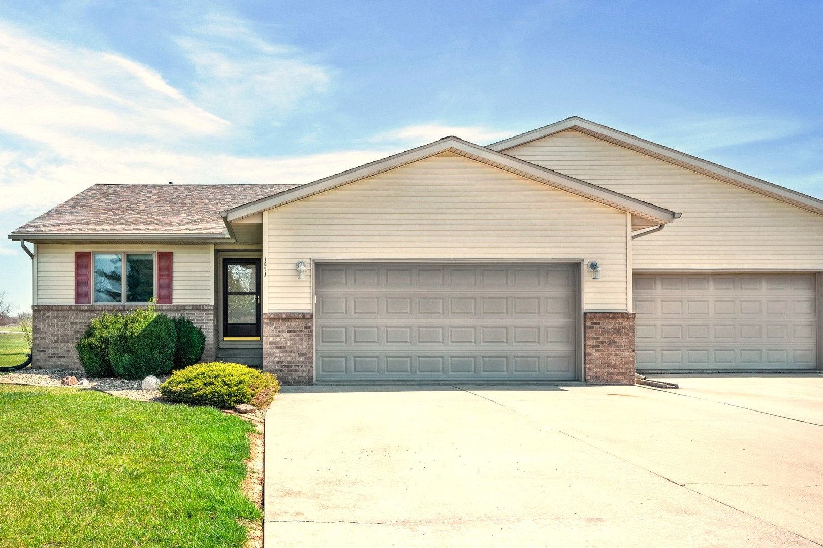 109 E Lake Court #A, Atlanta, IL