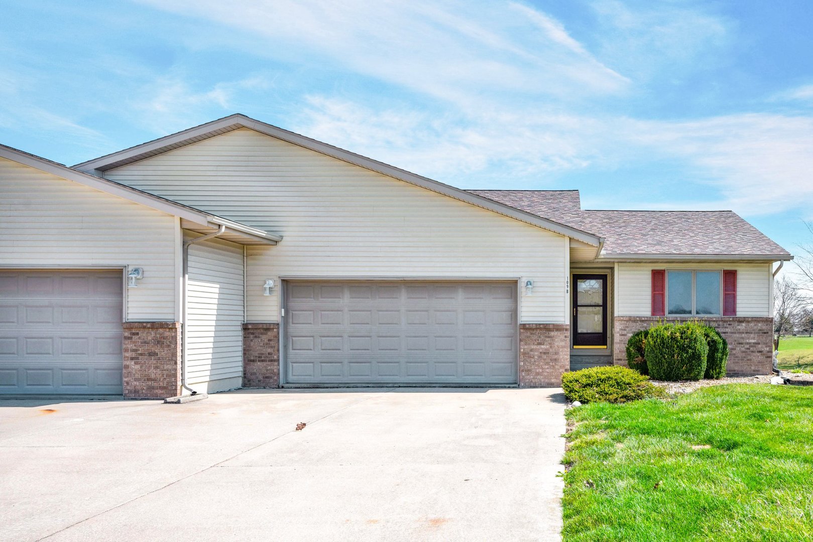 109 E Lake Court #B, Atlanta, IL