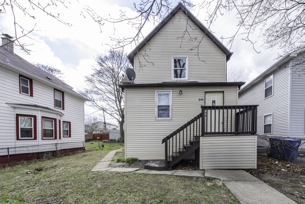 644 Lenox Avenue, Waukegan, IL