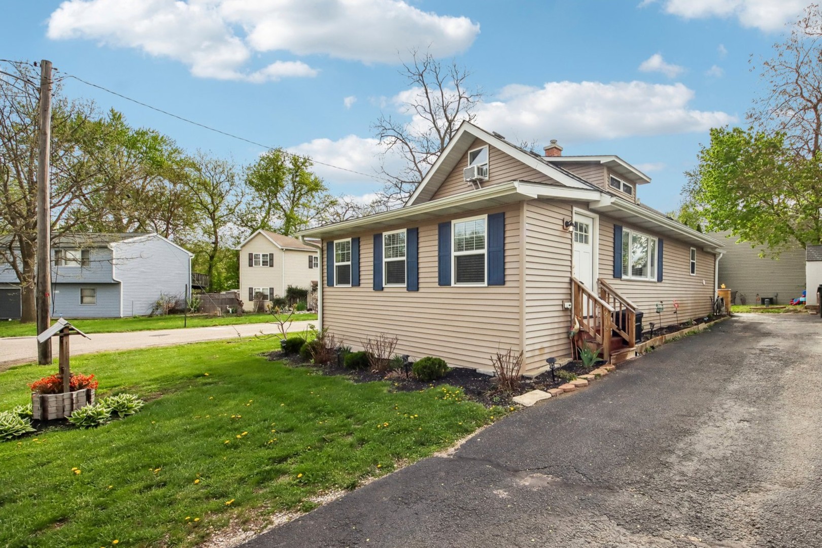 316 Lily Lane, Lakemoor, IL