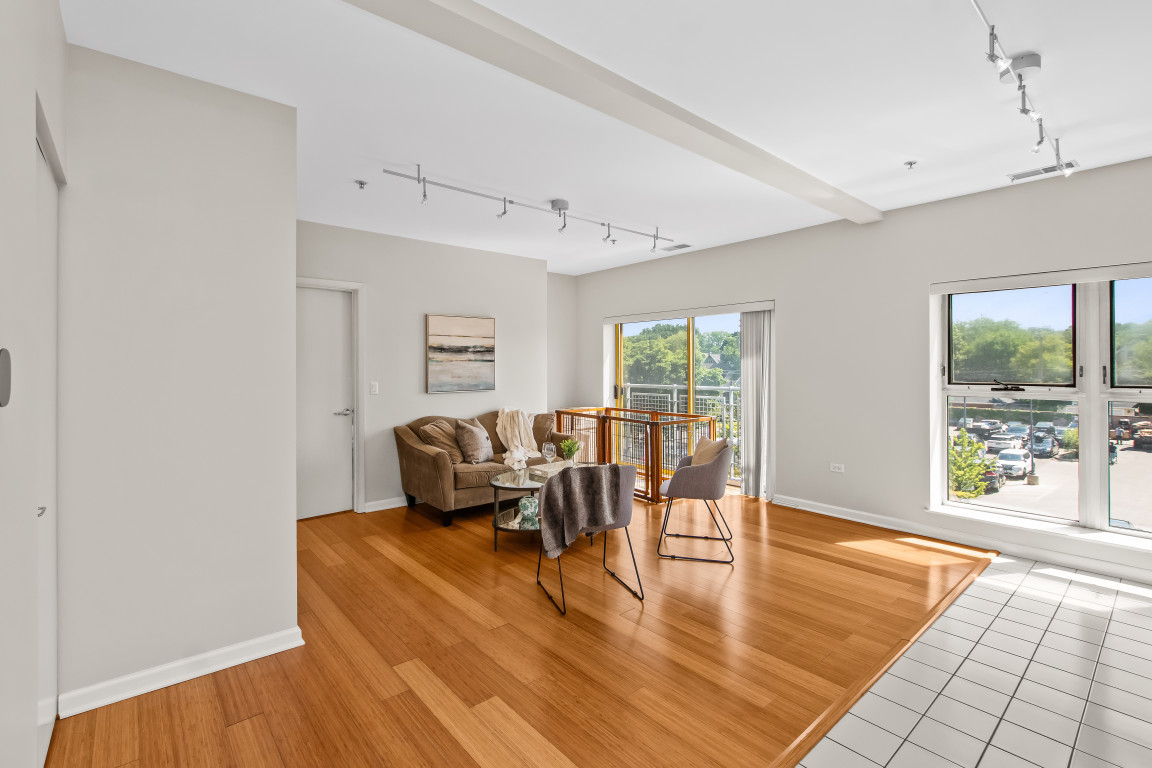 1210 Chicago Avenue #305B, Evanston, IL