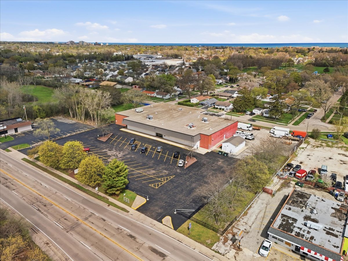 1301 S Lewis Avenue, Waukegan, IL