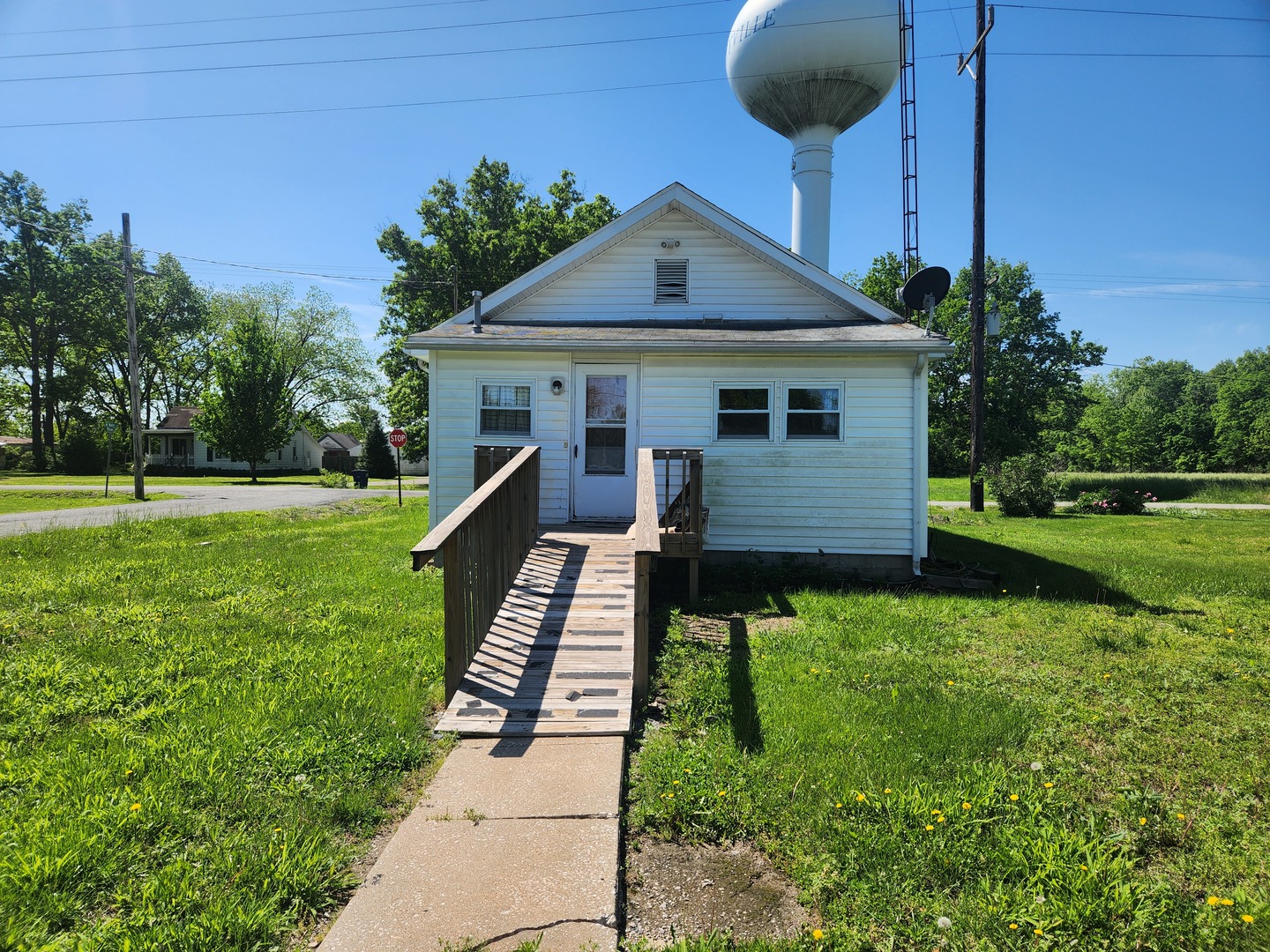 1313 W Water Street, Pinckneyville, IL